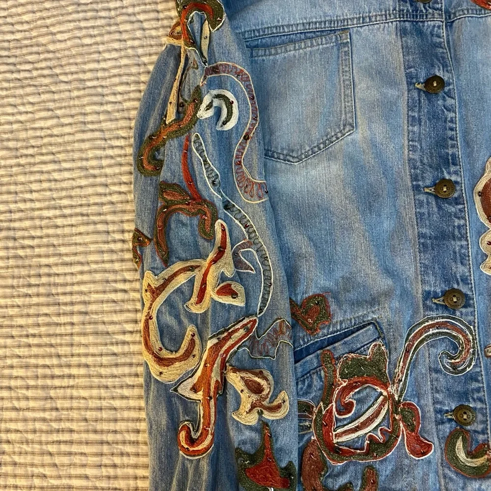 NWOT Boho Embroidered Denim Jacket Sm/Med - Picture 8 of 15